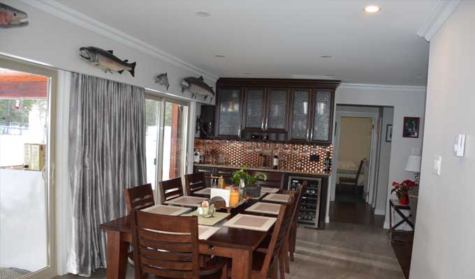 Guesthouse dining area for fishing guests